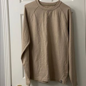 North face men’s long sleeve is men’s medium